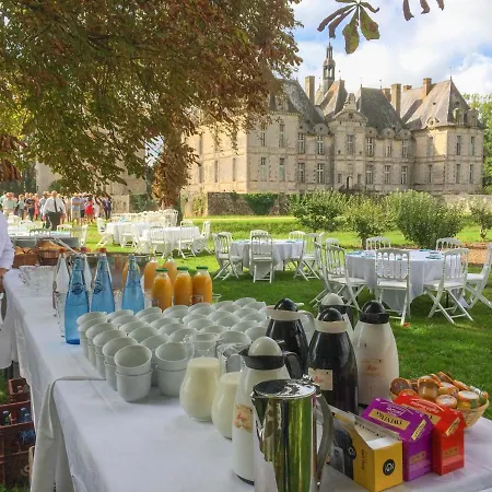 Chateau Sleeps 16 Wifi * Saint-Loup-Lamaire