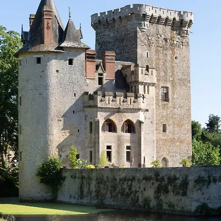 Casa de Férias Chateau Sleeps 16 Wifi Saint-Loup-Lamaire